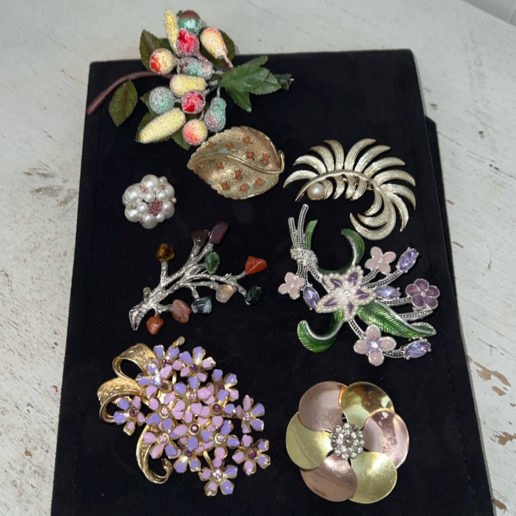 Lot Vintage Floral Flower Brooches